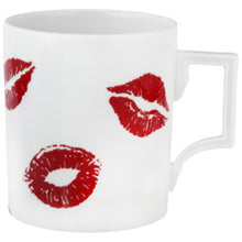 Lade das Bild in den Galerie-Viewer, Henkelbecher, &quot;The MEISSEN Mug Collection&quot;, &quot;Kisses on MEISSEN&quot;, Form &quot;Berlin&quot;, V 0,25 l
