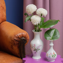 Load image into Gallery viewer, [20] Vase, Form &quot;Neuer Ausschnitt&quot;, &quot;Rainbow Zwiebelmuster&quot;, H 16 cm
